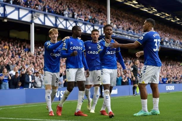 Abdoulaye Doucoure of Everton celebrates his goal with Anthony Gordon Ben Godfrey Demarai Gray and Solomon Rondon after the Premier League match...