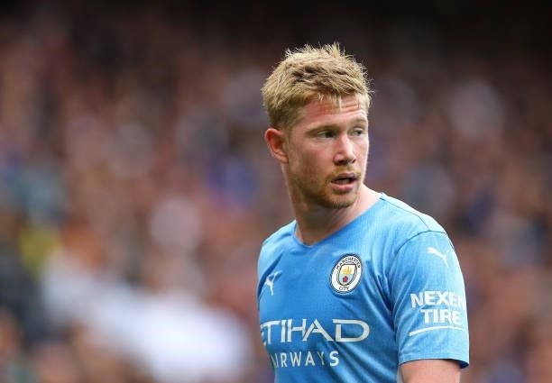 Kevin De Bruyne of Manchester City looks on during the Premier League match between Chelsea and Manchester City at Stamford Bridge on September 25,...