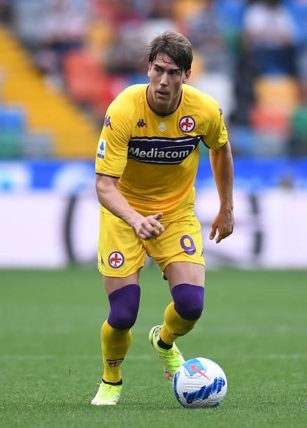 Dusan Vlahovic of ACF Fiorentina in action during the Serie A match between Udinese Calcio and ACF Fiorentina at Dacia Arena on September 26, 2021 in...