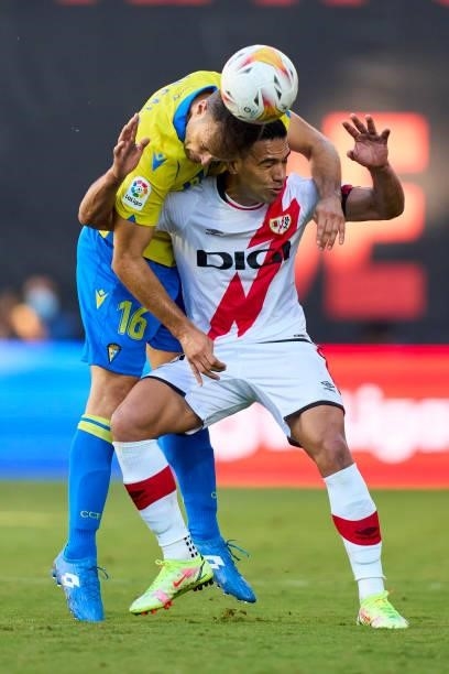 Radamel Falcao of Rayo Vallecano battle for the ball with Juan Cala of Cadiz CF during the La Liga Santander match between Rayo Vallecano and Cadiz CF
