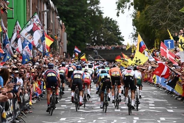 General view of the Peloton competing while fans cheer during the 94th UCI Road World Championships 2021 - Men Elite Road Race a 268,3km race from...