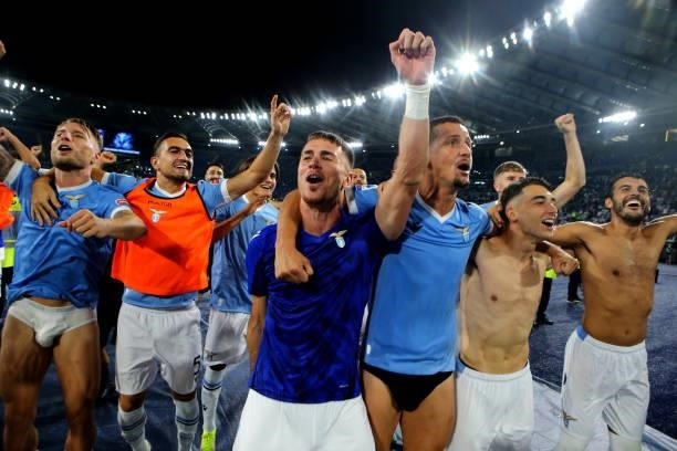 Ciro Immobile of SS Lazio and his team mates greets the fans and celebrates the victory ,during the Serie A match between SS Lazio and AS Roma at...