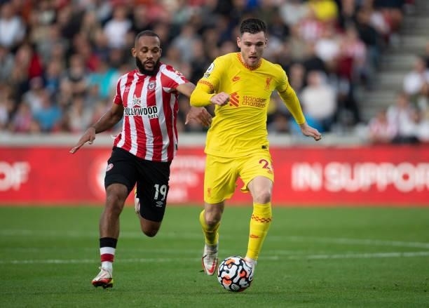 Bryan Mbeumo of Brentford and Andy Robertson of Liverpool during the Premier League match between Brentford and Liverpool at Brentford Community...