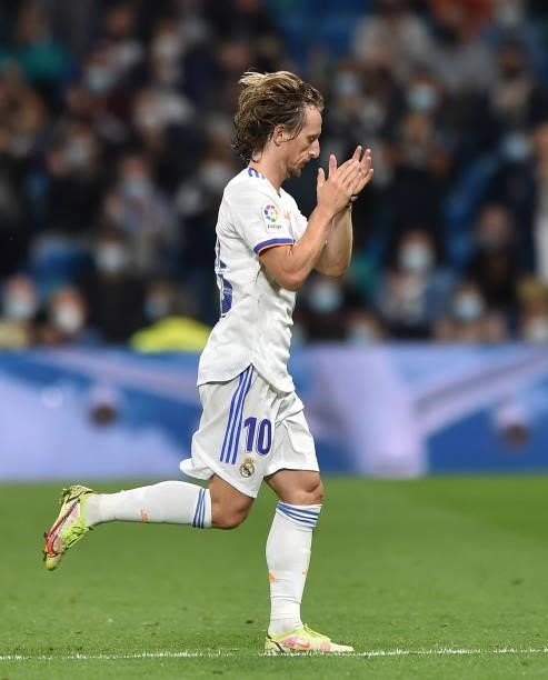 Luka Modric of Real Madrid applauds while being substituted during the La Liga Santander match between Real Madrid CF and Villarreal CF at Estadio...