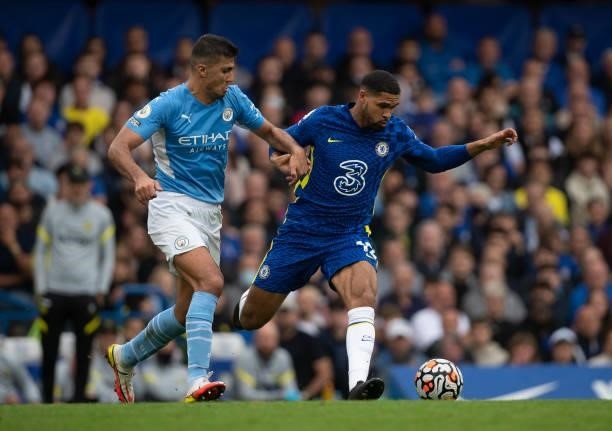 Ruben Loftus-Cheek of Chelsea and Rodrigo Hernández Cascante - Rodro - of Manchester City during the Premier League match between Chelsea and...