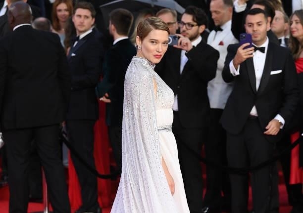 Léa Seydoux attends the "No Time To Die