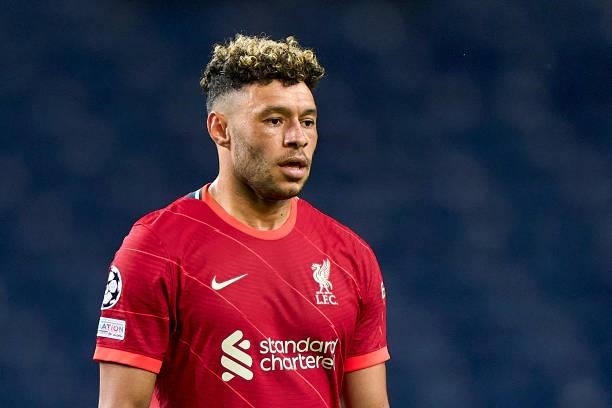 Alex Oxlade-Chamberlain of Liverpool FC looks on during the UEFA Champions League group B match between FC Porto and Liverpool FC at Estadio do...