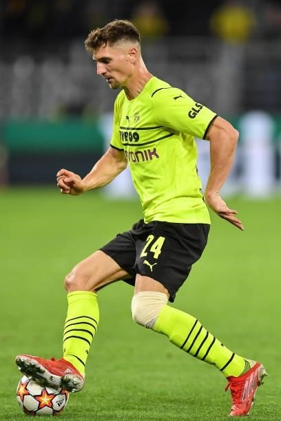 Thomas Meunier of Dortmund runs with the ball during the UEFA Champions League group C match between Borussia Dortmund and Sporting CP at Signal...