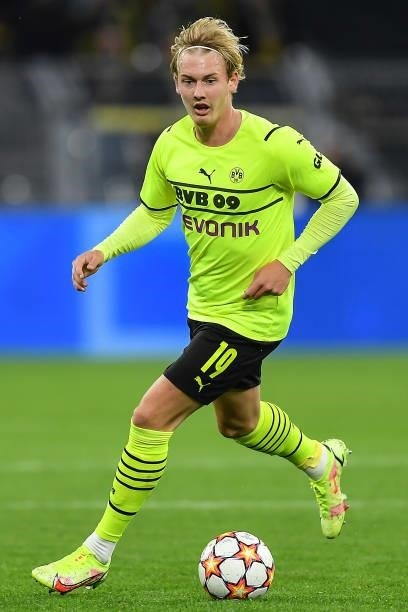 Julian Brandt of Dortmund runs with the ball during the UEFA Champions League group C match between Borussia Dortmund and Sporting CP at Signal Iduna...