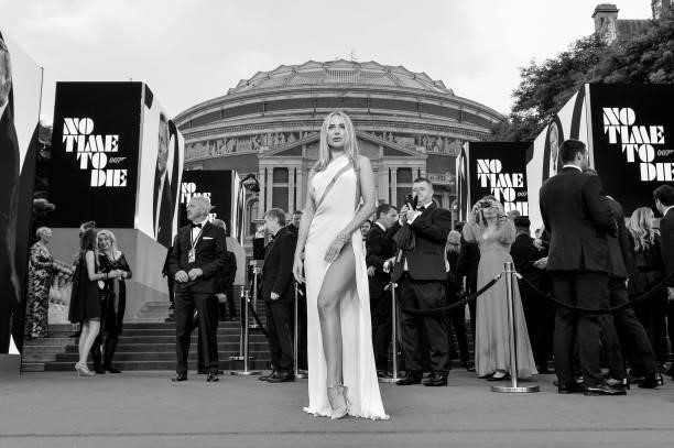 Kimberly Garner attends the World Premiere of "NO TIME TO DIE