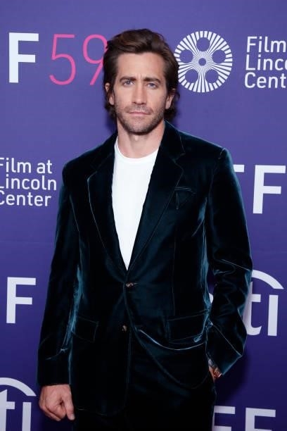 Jake Gyllenhaal attends the premiere of "The Lost Daughter