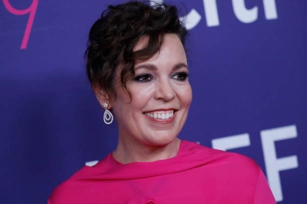 Olivia Colman attends the premiere of "The Lost Daughter
