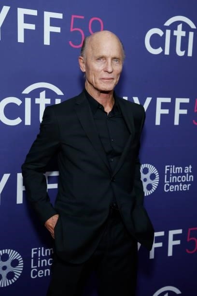 Ed Harris attends the premiere of "The Lost Daughter