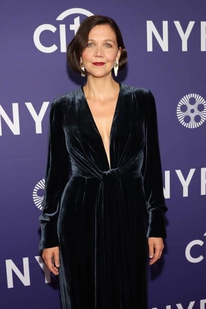Maggie Gyllenhaal attends the premiere of "The Lost Daughter