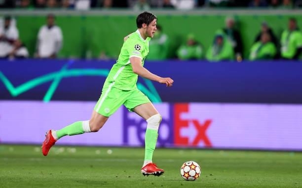 Wout Weghorst of VfL Wolfsburg controls the ball during the UEFA Champions League group G match between VfL Wolfsburg and Sevilla FC at Volkswagen...