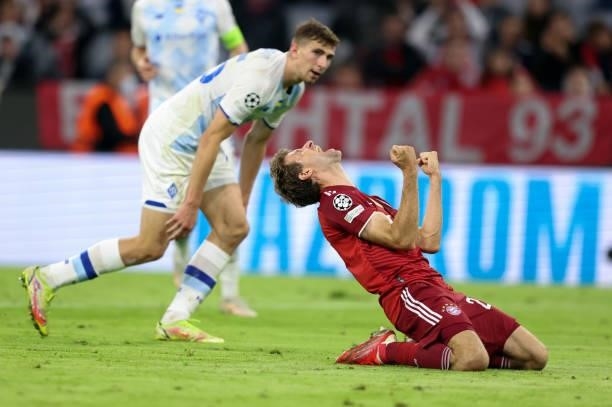 Thomas Mueller of Bayern Muenchen reacts during the UEFA Champions League group E match between FC Bayern München and Dinamo Kiev at Allianz Arena on...