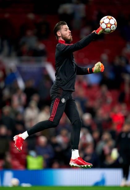 David de Gea of Manchester United warms up during the UEFA Champions League group F match between Manchester United and Villarreal CF at Old Trafford...