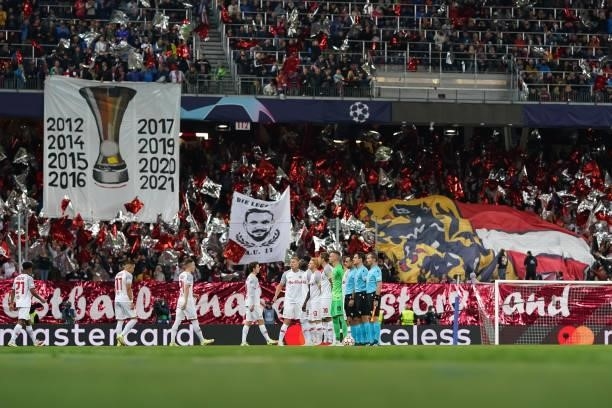 Teams line up prior to the UEFA Champions League group G match between FC Red Bull Salzburg and Lille OSC at Stadion Salzburg on September 29, 2021...