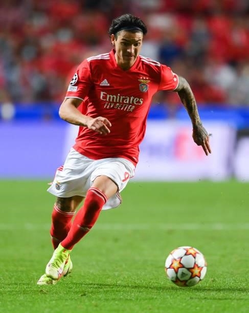 Darwin Nuñez of SL Benfica runs with the ball during the UEFA Champions League group E match between SL Benfica and FC Barcelona at Estadio da Luz on...
