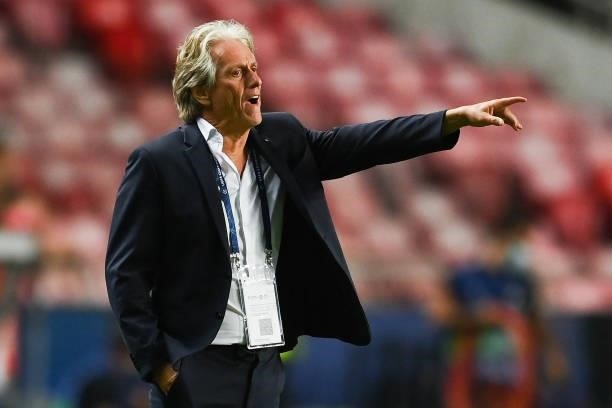 Head coach Jorge Jesus of SL Benfica reacts during the UEFA Champions League group E match between SL Benfica and FC Barcelona at Estadio da Luz on...