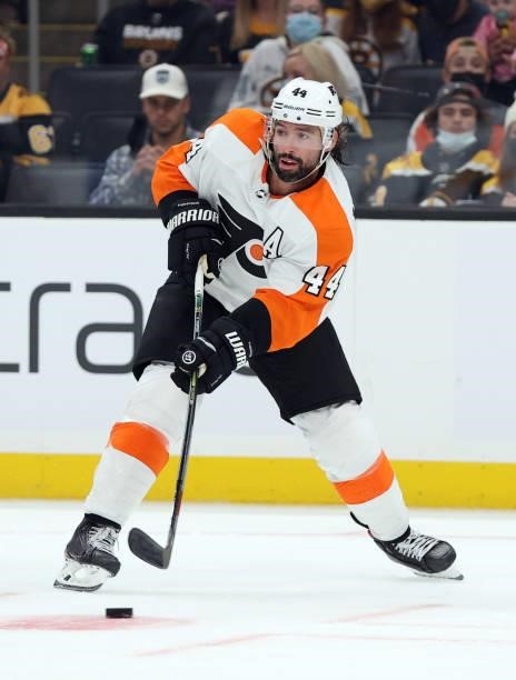 Nate Thompson of the Philadelphia Flyers skates against the Boston Bruins during the second period of the preseason game at TD Garden on September...