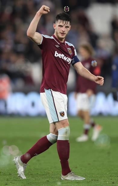 Declan Rice of West Ham United celebrates after victory in the UEFA Europa League group H match between West Ham United and Rapid Wien at Olympic...