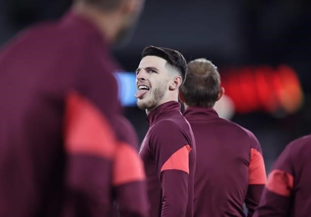Declan Rice of West Ham United reacts during the warm up prior to the UEFA Europa League group H match between West Ham United and Rapid Wien at...