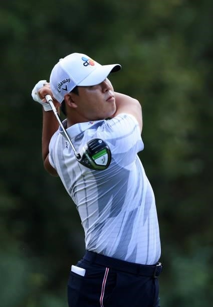 Si Woo Kim of Korea plays his shot from the 16th tee during round two of the Sanderson Farms Championship at Country Club of Jackson on October 01,...