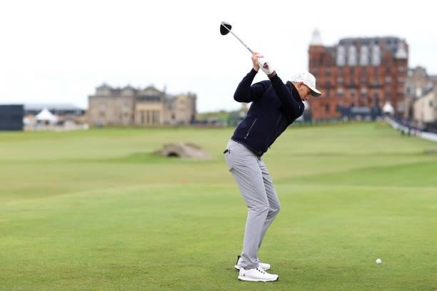 England cricketer Joe Root tees off on the 18th hole during Day Three of The Alfred Dunhill Links Championship at St Andrews, The Old Course on...