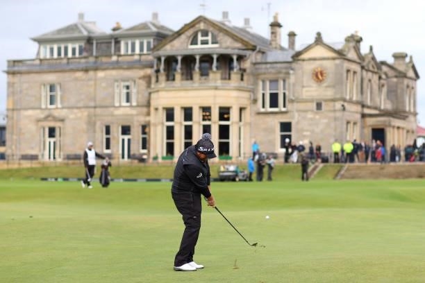 Shane Lowry of Ireland chips on the 18th green during Day Three of The Alfred Dunhill Links Championship at The Old Course on October 02, 2021 in St...