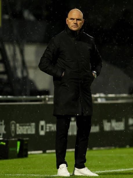Headcoach Joseph Oosting of RKC Waalwijk during the Dutch Eredivisie match between RKC Waalwijk and Go Ahead Eagles at Mandemakers Stadion on October...
