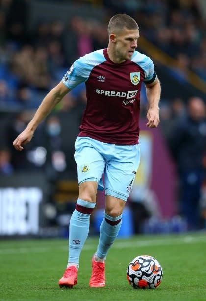 Johann Berg Gudmundsson of Burnley runs with the ball during the Premier League match between Burnley and Norwich City at Turf Moor on October 02,...