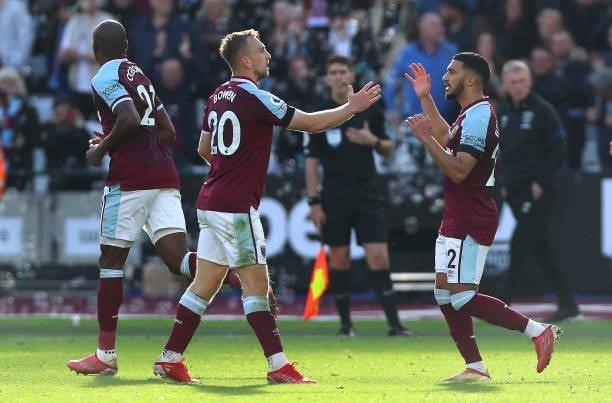 Jarrod Bowen of West Ham United celebrates scoring his teams first goal during the Premier League match between West Ham United and Brentford at...