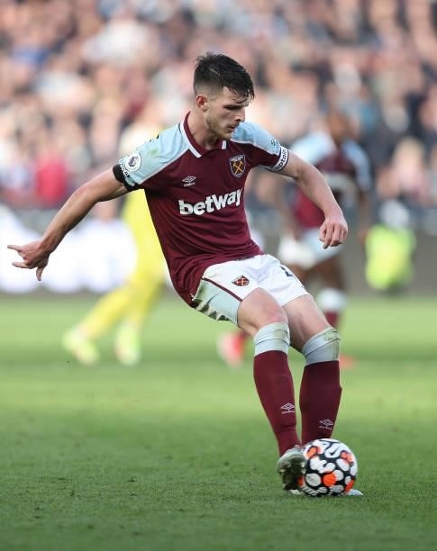 Declan Rice of West Ham in action during the Premier League match between West Ham United and Brentford at London Stadium on October 03, 2021 in...