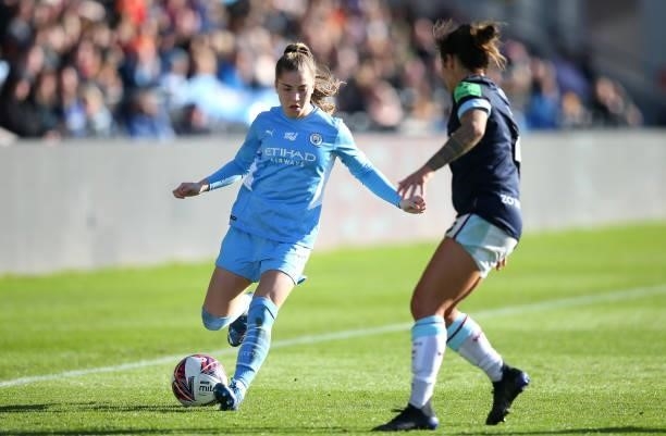 Jess Park of Manchester City Women takes on Zaneta Wyne of West Ham United Women during the Barclays FA Women's Super League match between Manchester...