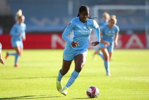 Khadija Shaw of Manchester City Women runs with the ball during the Barclays FA Women's Super League match between Manchester City Women and West Ham...