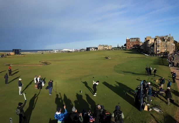 Danny Willett of England plays his tee shot on the 18th hole during the final round of The Alfred Dunhill Links Championship on The Old Course on...