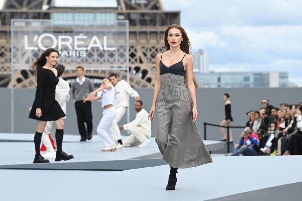 Duygu Özaslan walks the runway during "Le Defile L'Oreal Paris 2021