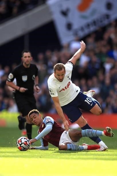 Harry Kane of Tottenham Hotspur and Jacob Ramsey of Aston Villa during the Premier League match between Tottenham Hotspur and Aston Villa at...