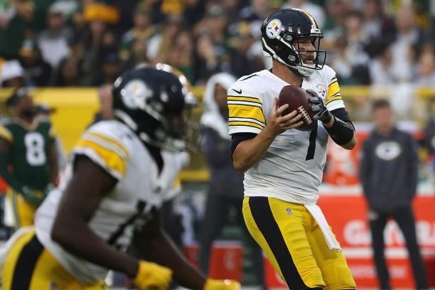 Ben Roethlisberger of the Pittsburgh Steelers looks to pass during a game against the Green Bay Packers at Lambeau Field on October 03, 2021 in Green...
