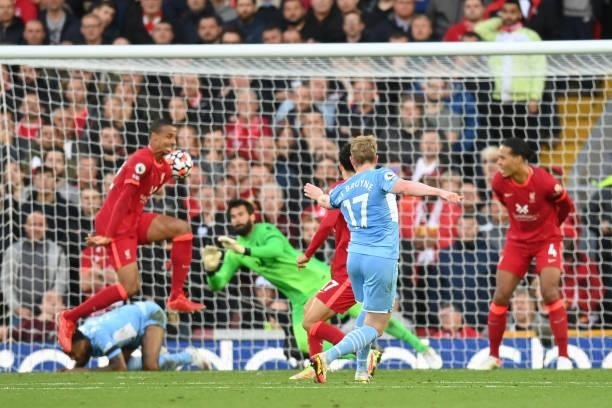 Kevin De Bruyne of Manchester City scores to make it 2-2 during the Premier League match between Liverpool and Manchester City at Anfield on October...