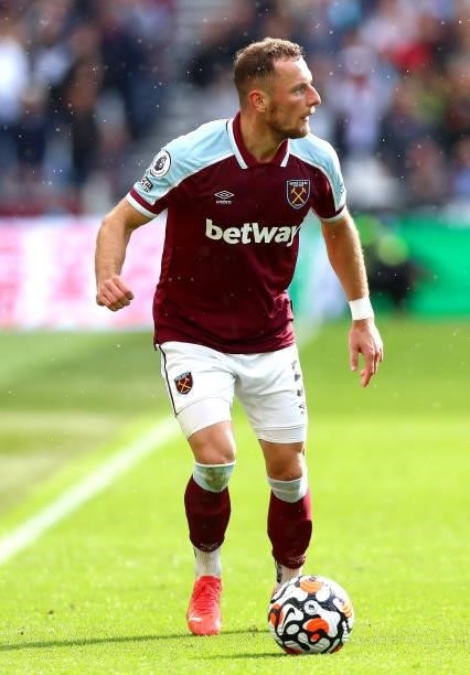Vladimir Coufal of West Ham United controls the ball during the Premier League match between West Ham United and Brentford at London Stadium on...