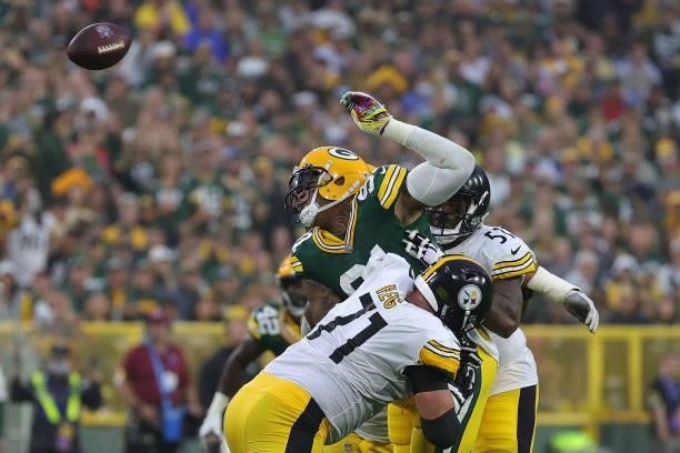 Preston Smith of the Green Bay Packers rushes the passer during a game against the Pittsburgh Steelers at Lambeau Field on October 03, 2021 in Green...