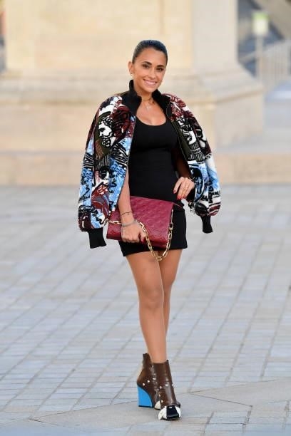 Antonela Roccuzzo attends the Louis Vuitton Womenswear Spring/Summer 2022 show as part of Paris Fashion Week on October 05, 2021 in Paris, France.