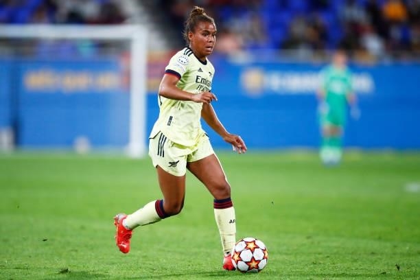 Nikita Parris of Arsenal WFC runs with the ball during the UEFA Women's Champions League group C match between FC Barcelona and Arsenal WFC at Estadi...