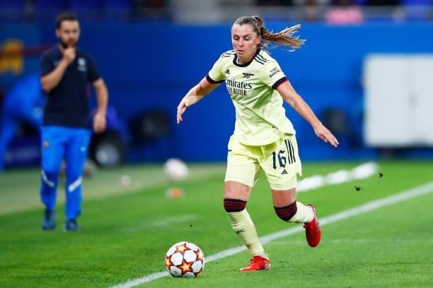 Noelle Maritz of Arsenal WFC controls the ball during the UEFA Women's Champions League group C match between FC Barcelona and Arsenal WFC at Estadi...