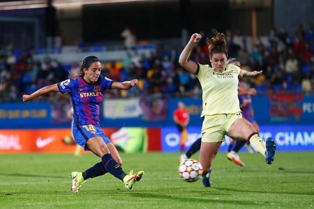 Aitana Bonmati of FC Barcelona shots the ball during the UEFA Women's Champions League group C match between FC Barcelona and Arsenal WFC at Estadi...