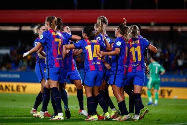 Alexia Putellas of FC Barcelona celebrates scoring his side's 2nd goal with her team mates during the UEFA Women's Champions League group C match...
