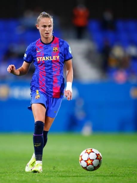 Caroline Graham Hansen FC Barcelona runs with the ball during the UEFA Women's Champions League group C match between FC Barcelona and Arsenal WFC at...