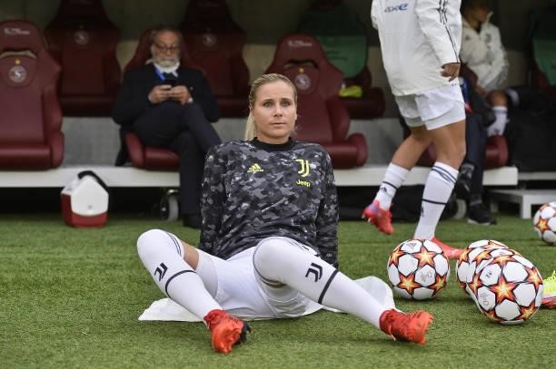 Tuija Hyyryne of Juventus women warms up prior to the UEFA Women's Champions League group A match between Servette FCCF and Juventus at Stade de...